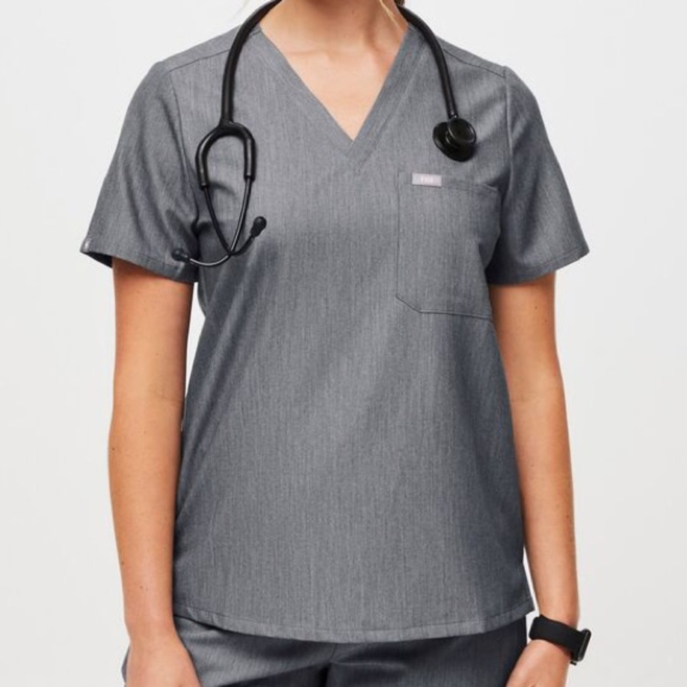 Figs Catarina One Pocket Scrub Top in Graphite Gray